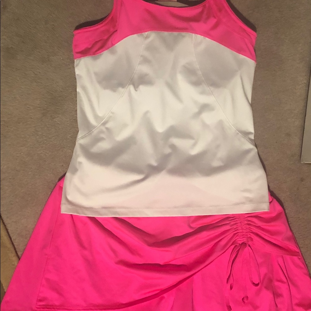 Tail hot pink tennis outfit. Size Medium